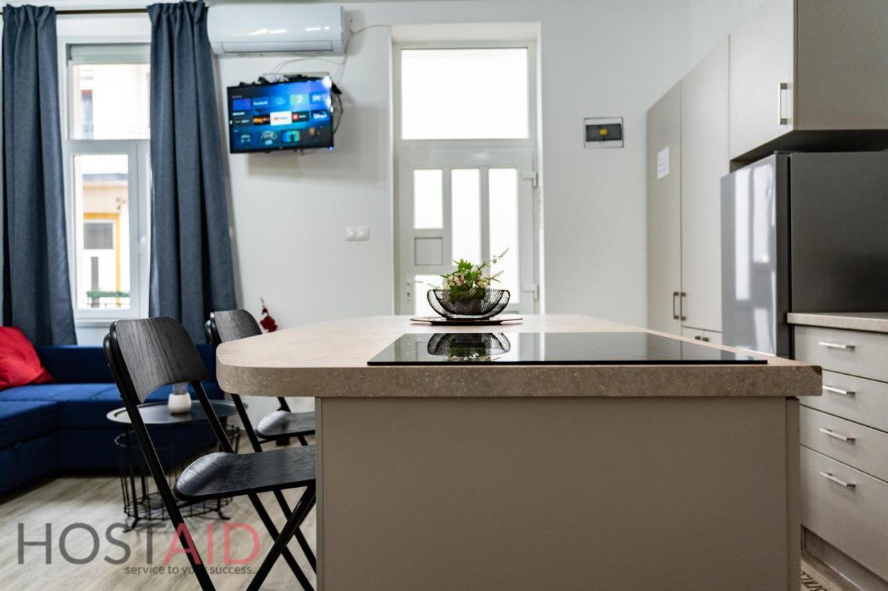 B17 Apartment - Hostaid Будапеща Екстериор снимка