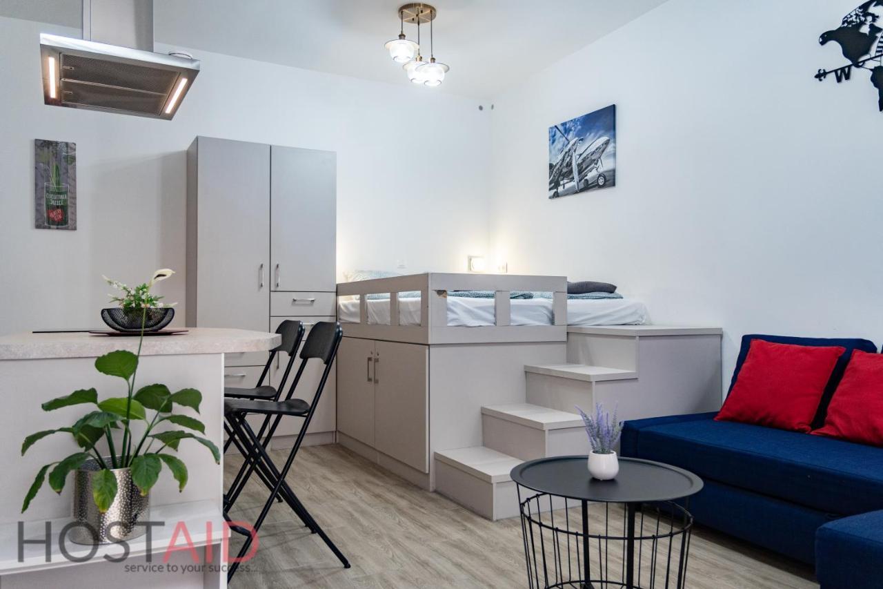 B17 Apartment - Hostaid Будапеща Екстериор снимка